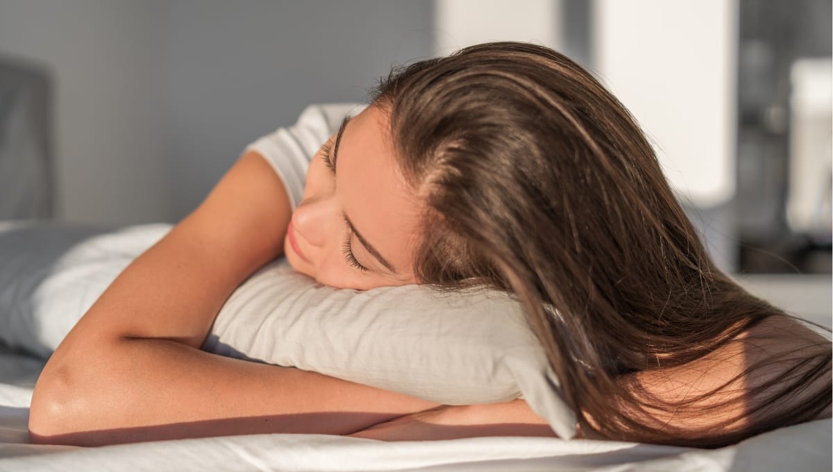 Can I Leave Rosemary Oil On My Hair Overnight? The Safe Indian Way To - Can You Leave Magnesium Oil On Overnight